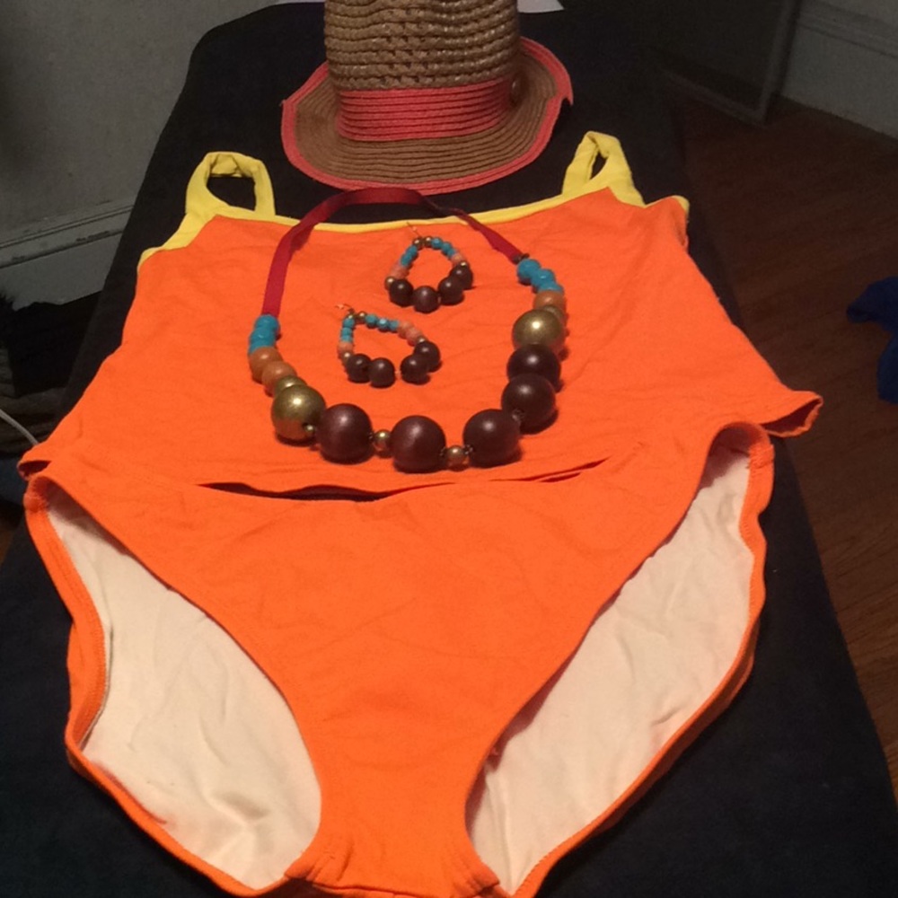 LA BLANCA Two Piece Swim Suit